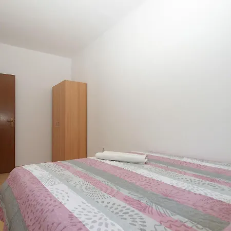 House Katarina 2212 Дом отдыха *