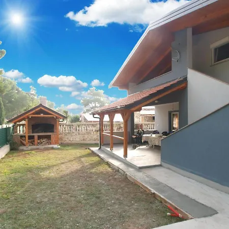 House Katarina 2212 * Peroj