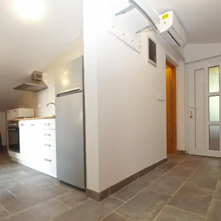 House Katarina 2212 Перой