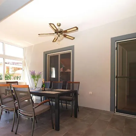 House Katarina 2212 פרוי