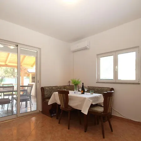 House Katarina 2212 * פרוי