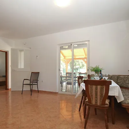 House Katarina 2212 בית נופש פרוי