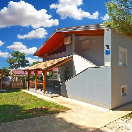House Katarina 2212 בית נופש *