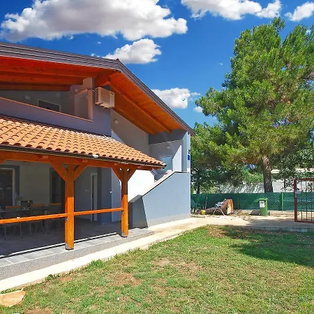 House Katarina 2212 בית נופש פרוי