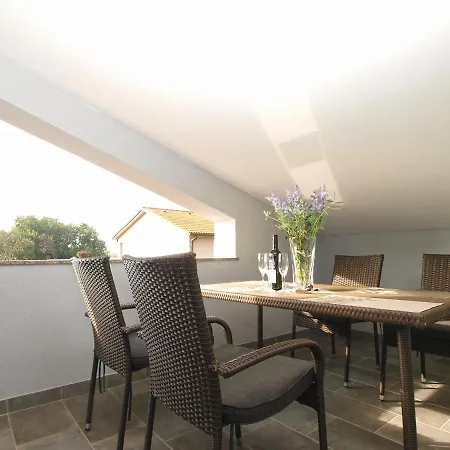 House Katarina 2212 * Peroj